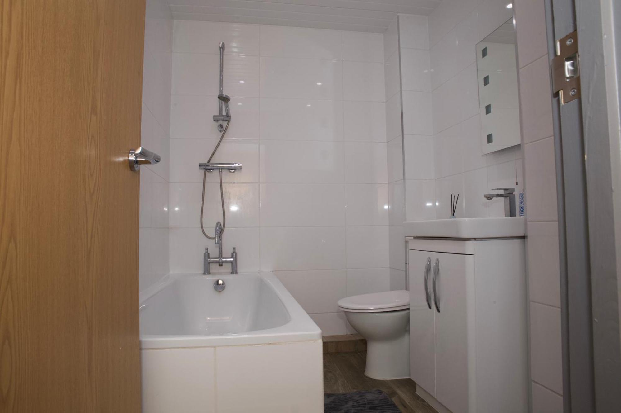 Spacious Modern 2 Bed Flat In Centre Appartement Reading